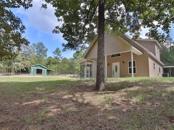 5589 Sandfort Rd, Seale, AL 36875