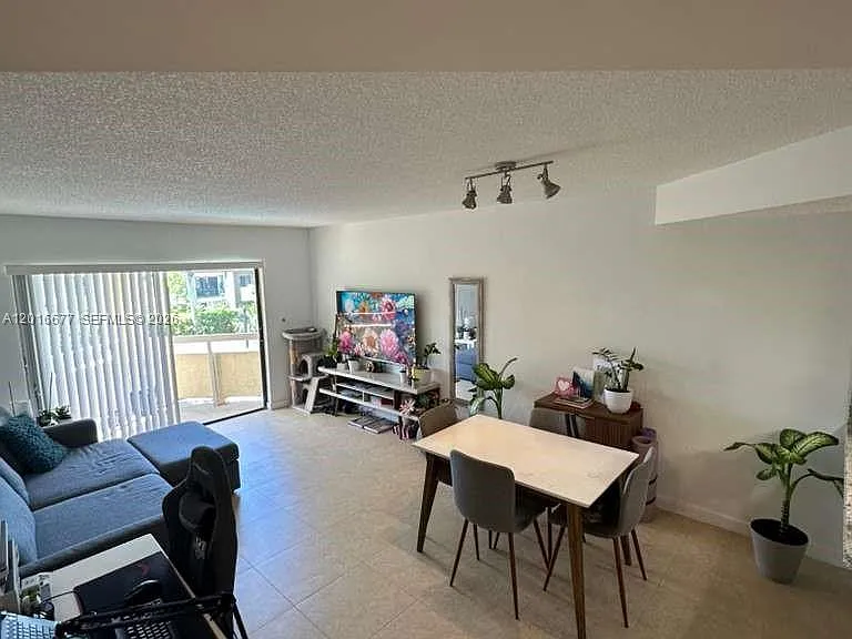 8290 Lake Dr #325 — Photo 4