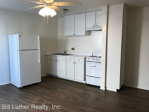 4th image of 825 Niantic Ct APT 3