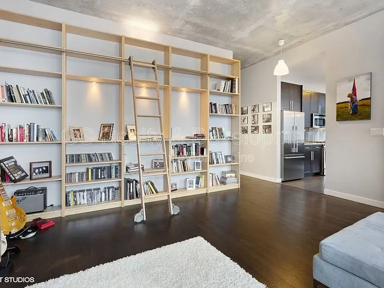 235 W Van Buren St #4501 — Photo 6