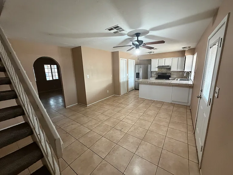7979 W Devonshire Ave — Photo 5