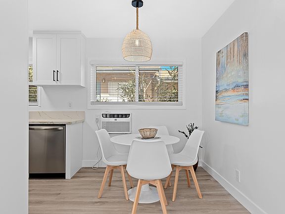 5th image of 11627 Mayfield Ave APT 8
