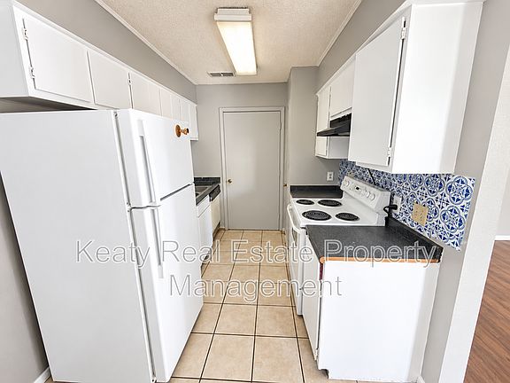 5th image of 108 Meudon St APT D