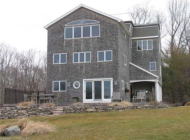 2nd image of 7 Island Bay Cir