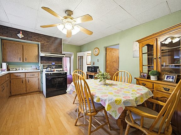 2nd image of 427 Crescent Ave