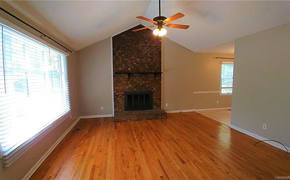 4th image of 733 Ascot Dr