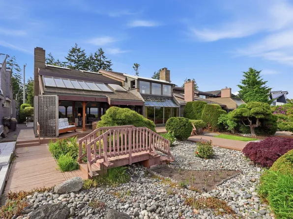 1364 Beach Grove Rd, Delta, BC V4L 1N6
