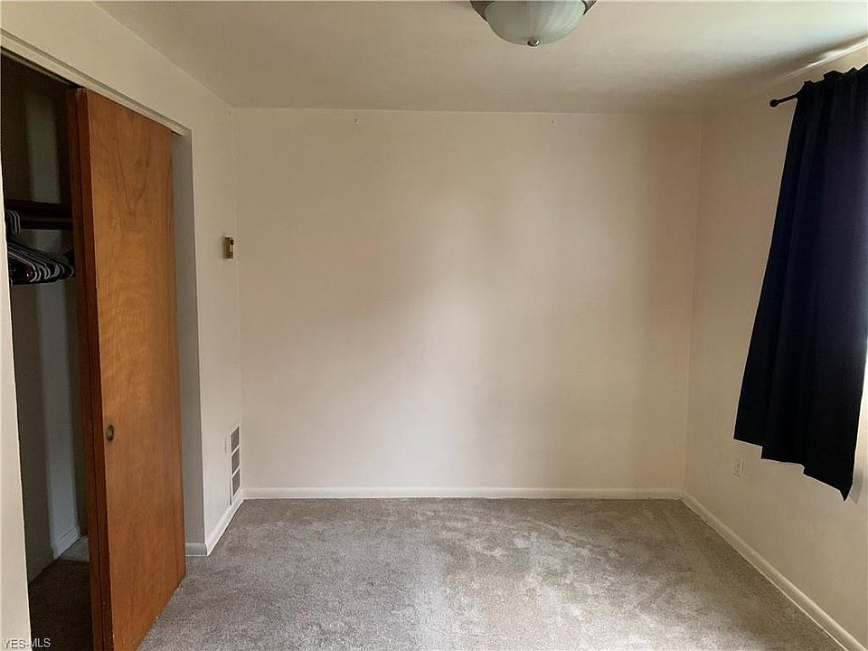 2nd image of 161 10th St NE APT 1