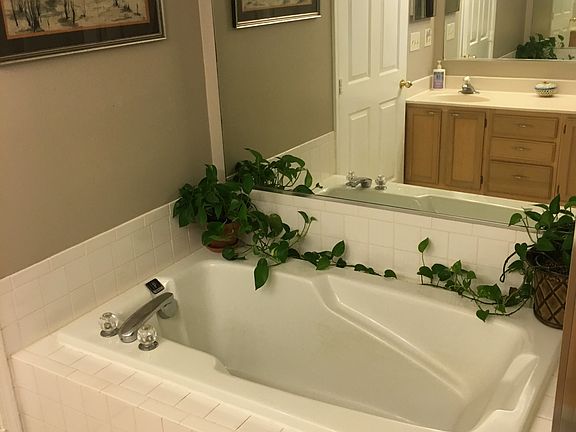 GARDEN TUB- DOUBLE VANITY