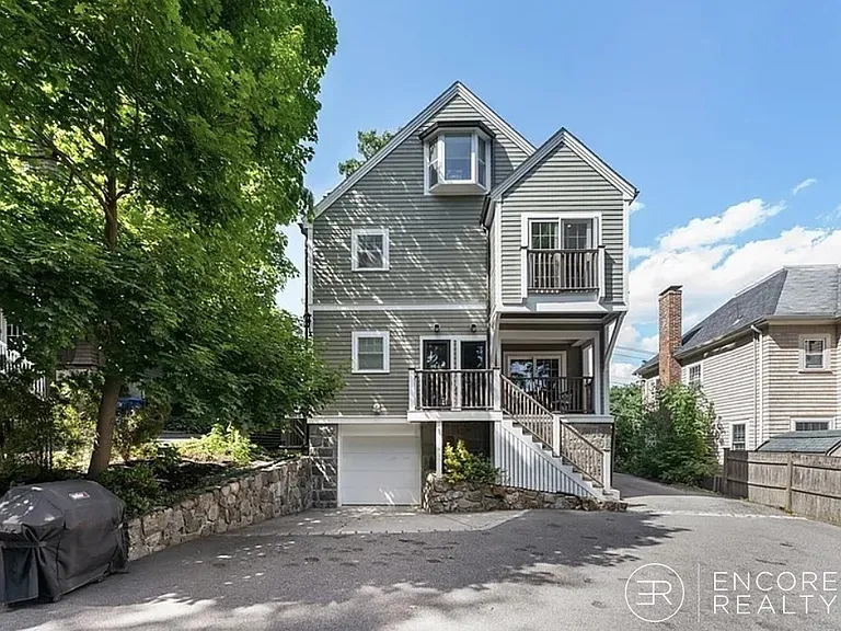 82 Summit Ave — Photo 24