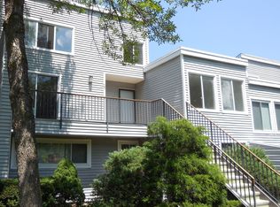 208-F2B Harris Rd, Bedford Hills, NY 10507