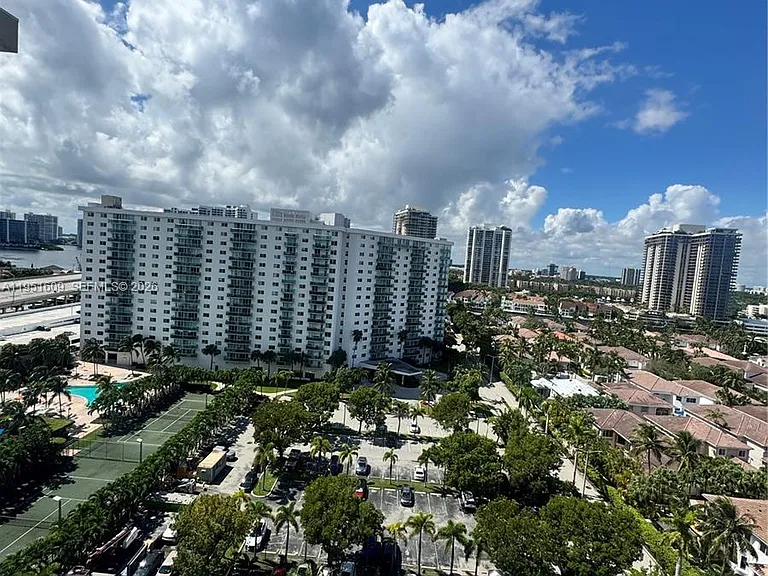 19370 Collins Ave #1520 — Photo 27
