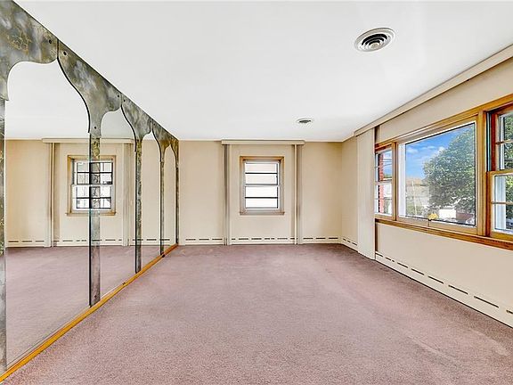 3rd image of 328 Stanley Ave
