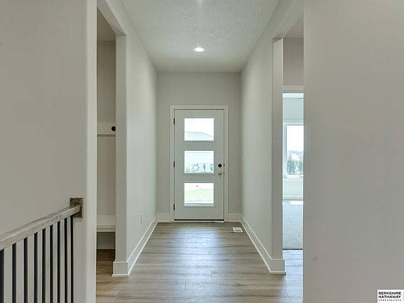 5th image of 18220 Gretchen Ave