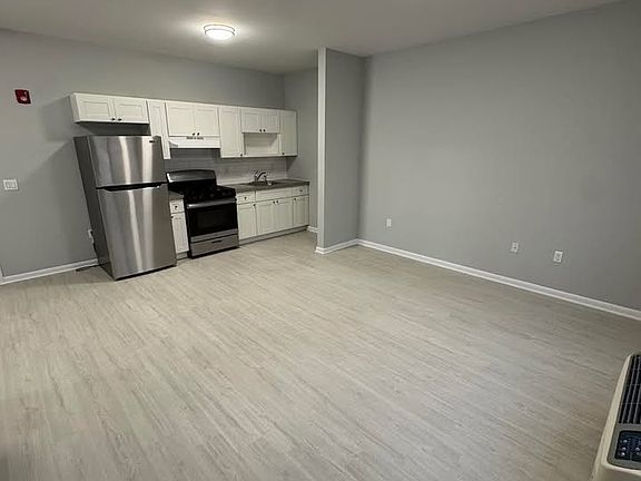 3rd image of 39 16th Ave #304-304-409