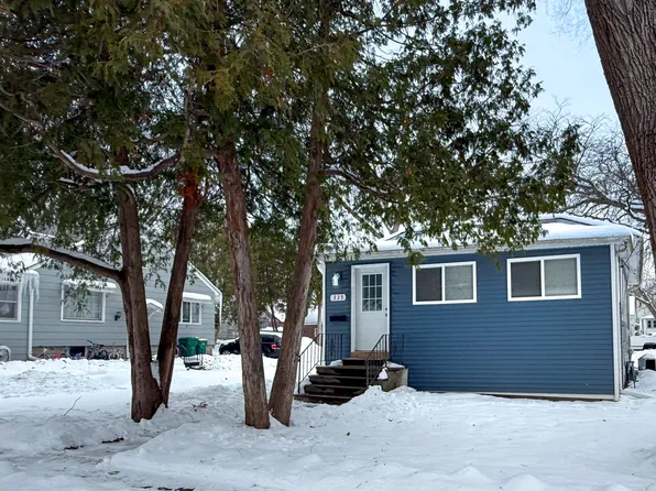 335 E Ottawa St, Sycamore, IL 60178