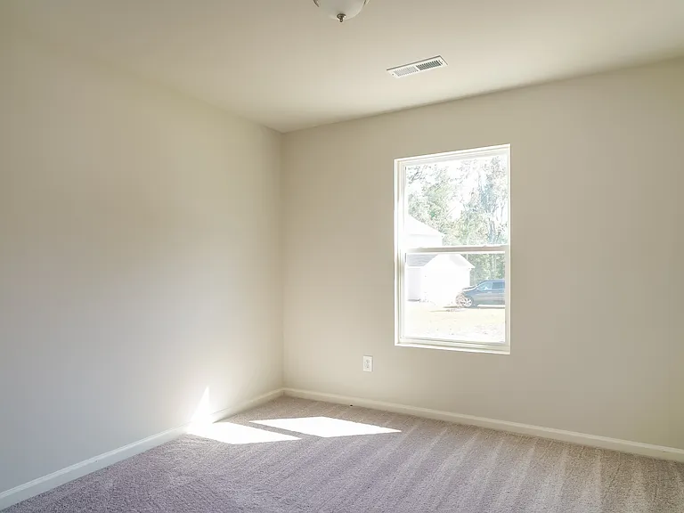 676 Savanac St SE — Photo 11