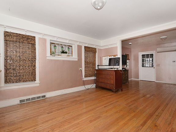5th image of 21914 94th Ave