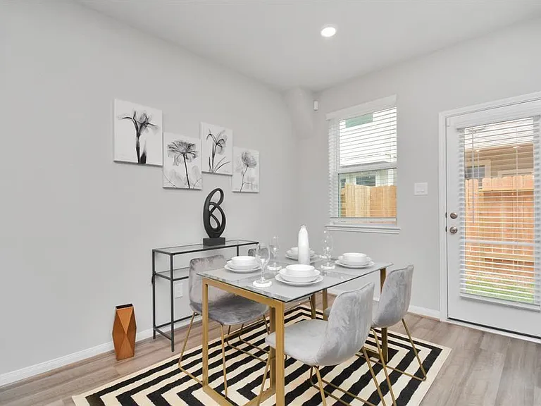 1524 Parkland Oak Dr — Photo 2