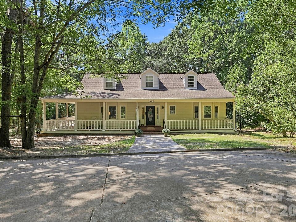 1st image of 920 Jackson Rd #106