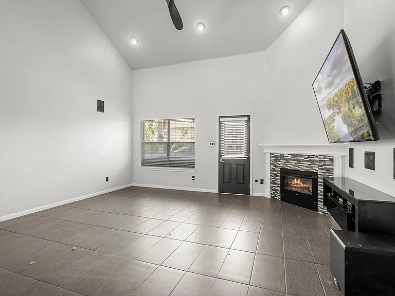 4405 Bandice Ln — Photo 26