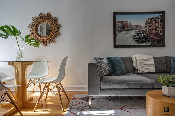 Sold by R New York | media 3