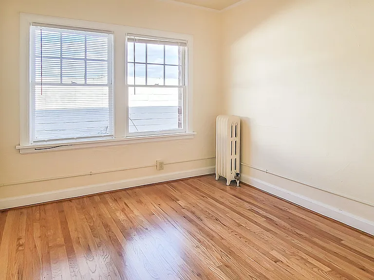 Rena Villa - Portland Oregon - One Bedroom - Bedroom