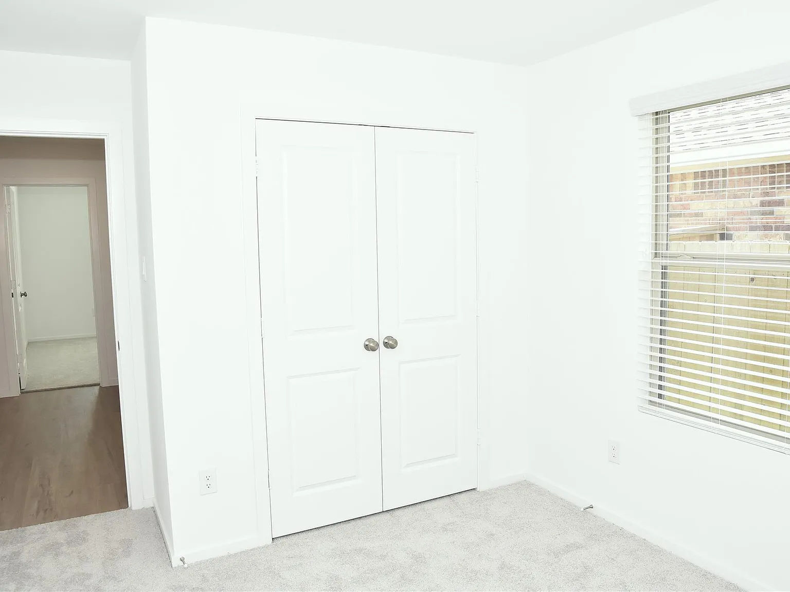 3 bed, 2.0 bath, 1880 sqft, $2,175 — Photo 4