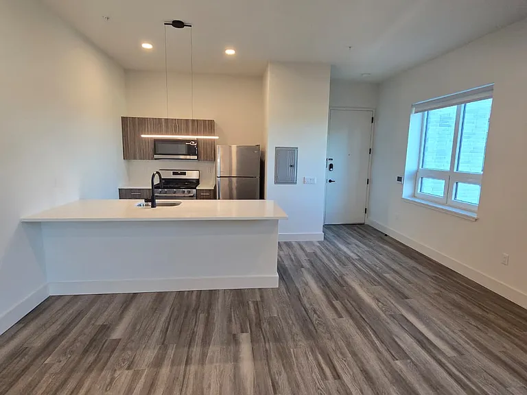 53 Washington St #3E — Photo 2