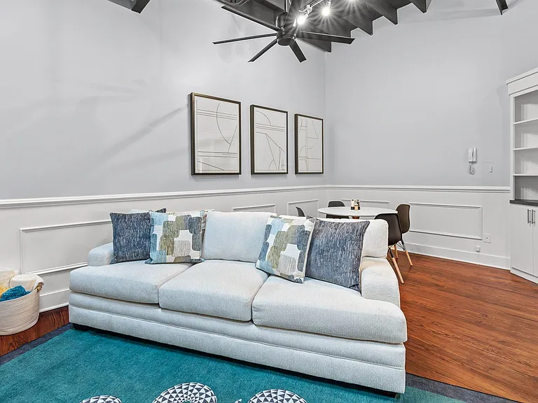 343 King St #C — Photo 11
