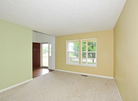 5th image of 1945 Abbey Ln