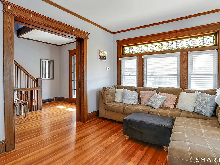 144 Overland Ave — Photo 4