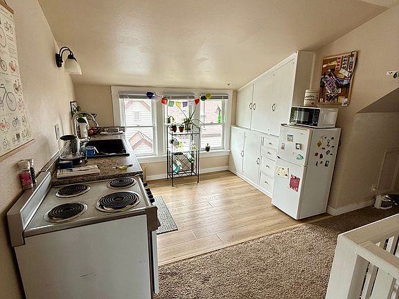 4th image of 323 E Rich Ave #2