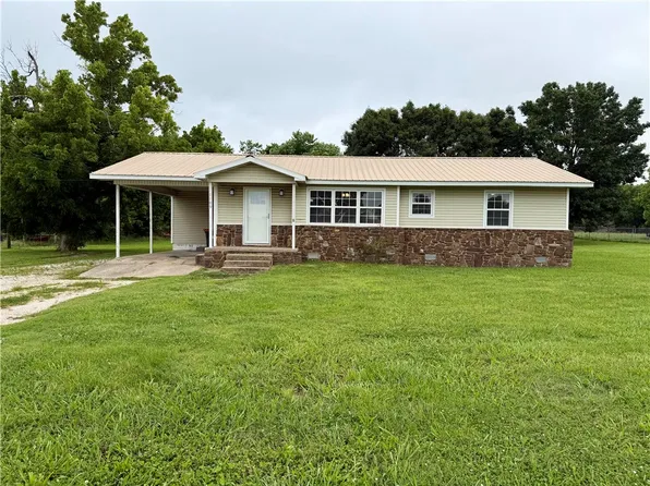 1109 Sugar Hill Rd, Lincoln, AR 72744