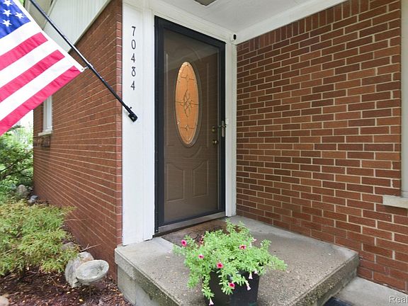 3rd image of 70484 N Main St