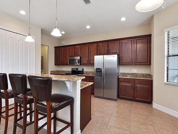 3rd image of 8127 Prestbury Dr
