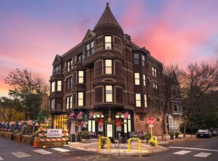 1365 W Erie St #2E, Chicago, IL 60642
