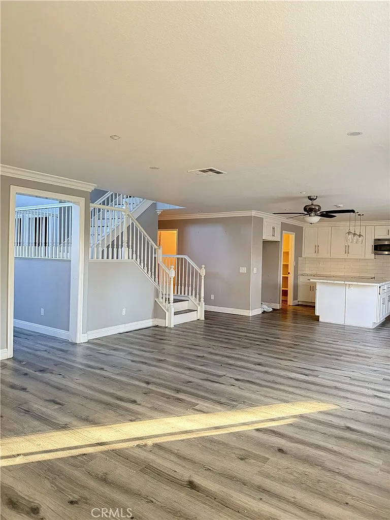 4 bed, 2.5 bath, 2812 sqft, $3,800 — Photo 3