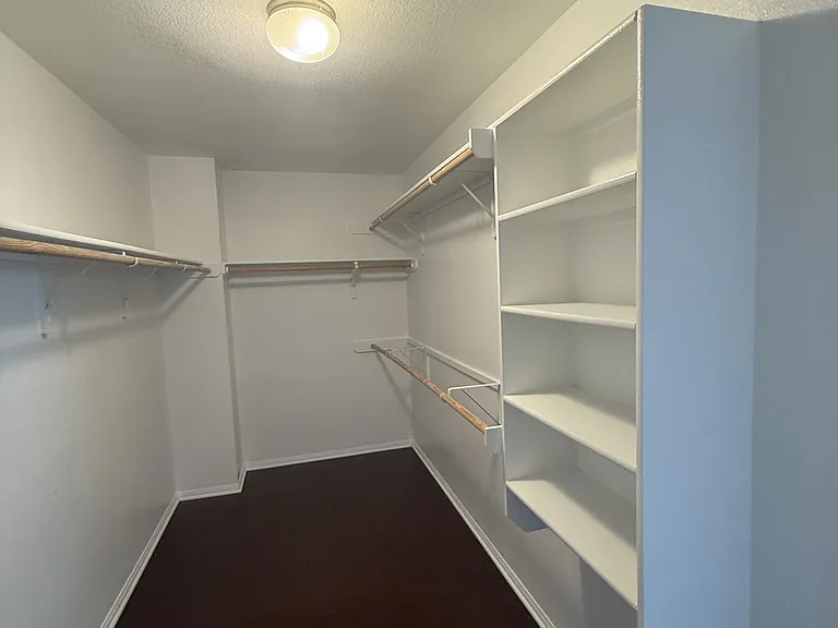 502 Constellation Dr — Photo 17