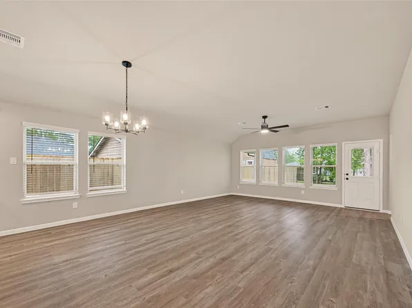 808 Avenue E, South Houston, TX 77587