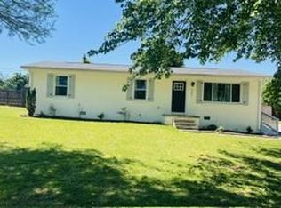 727 Hutcheson Rd, Cookeville, TN 38506