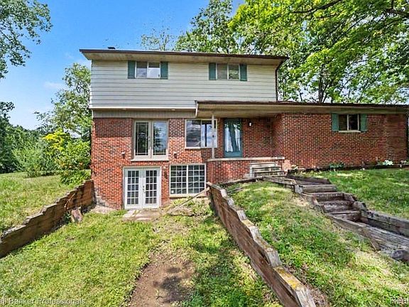 4th image of 8965 Sherwood Dr