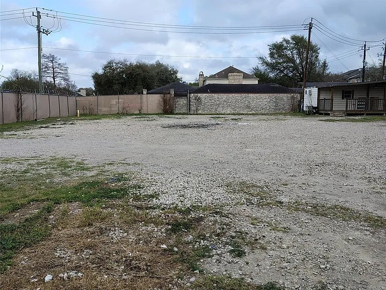 11211 Kittybrook Ln — Photo 3