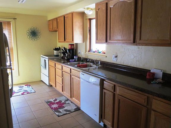 East Side Kitchen with dishwasher