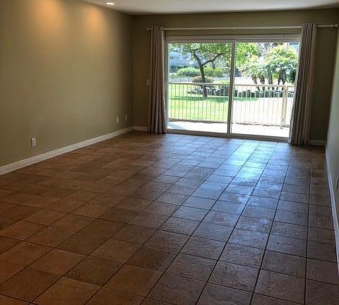 4th image of 675 Reef Cir