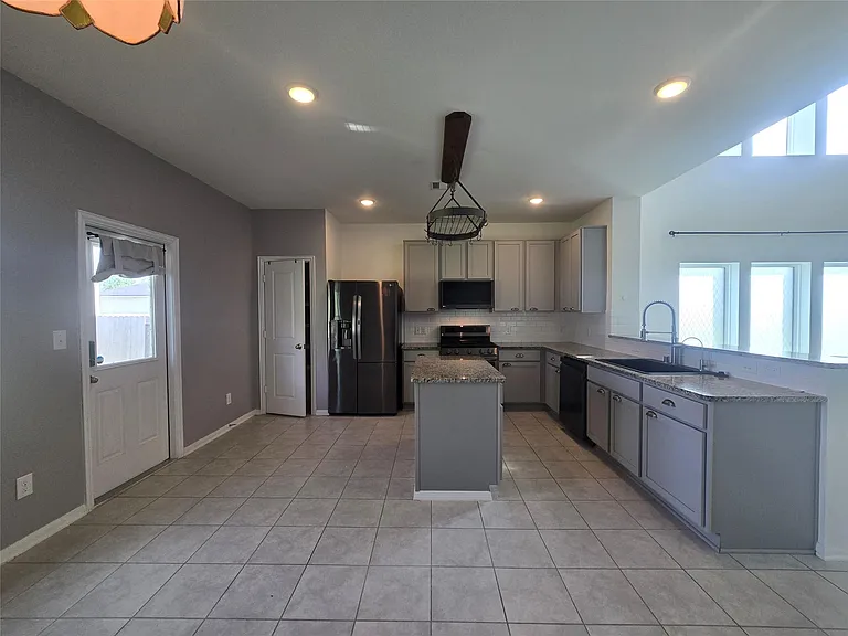 7318 Parkview Dr — Photo 9