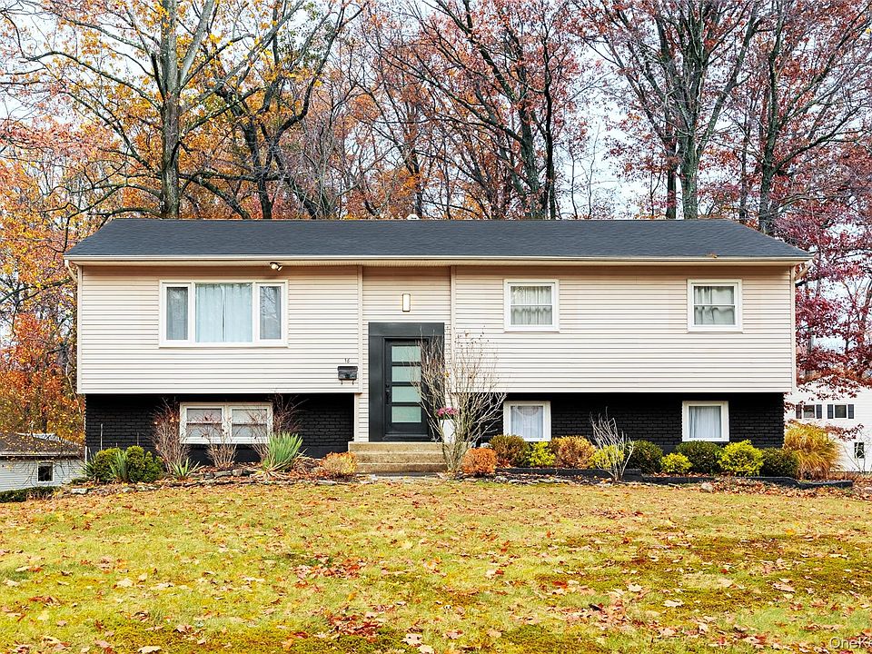 1st image of 16 Twin Lakes Drive