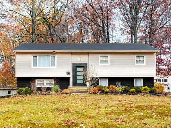 16 Twin Lakes Drive, Monsey, NY 10952