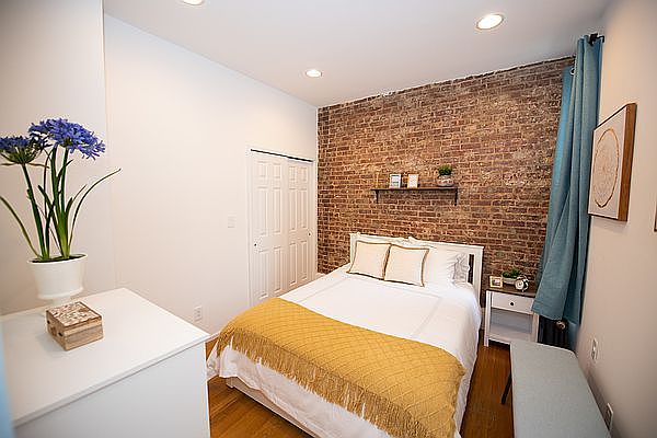 1st image of 12 W 104th St #3E