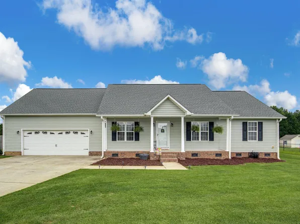 51 Tylerstone Dr, Fuquay Varina, NC 27526